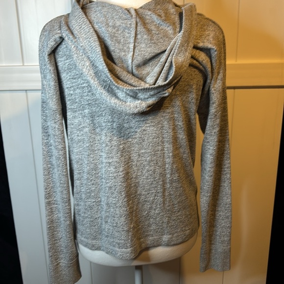 Abercrombie & Fitch grey heathered hooded top - Picture 4 of 5